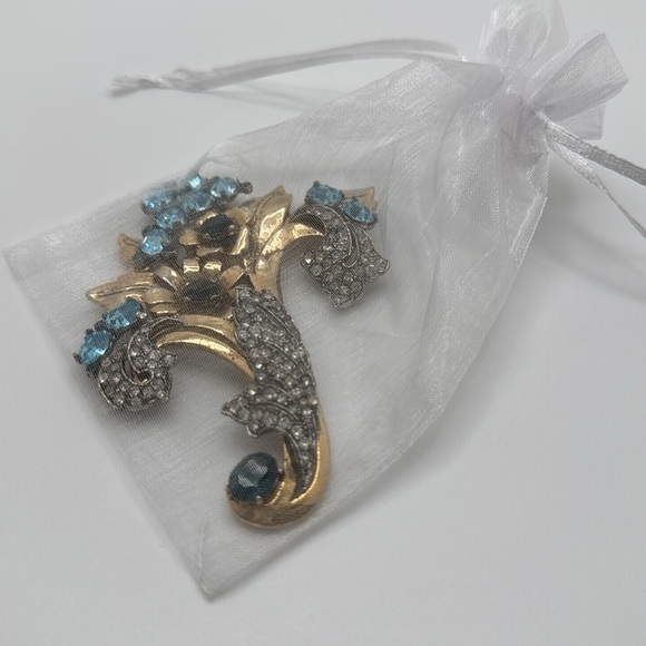 Large Gold and Blue Floral Brooch - Picture 6 of 6